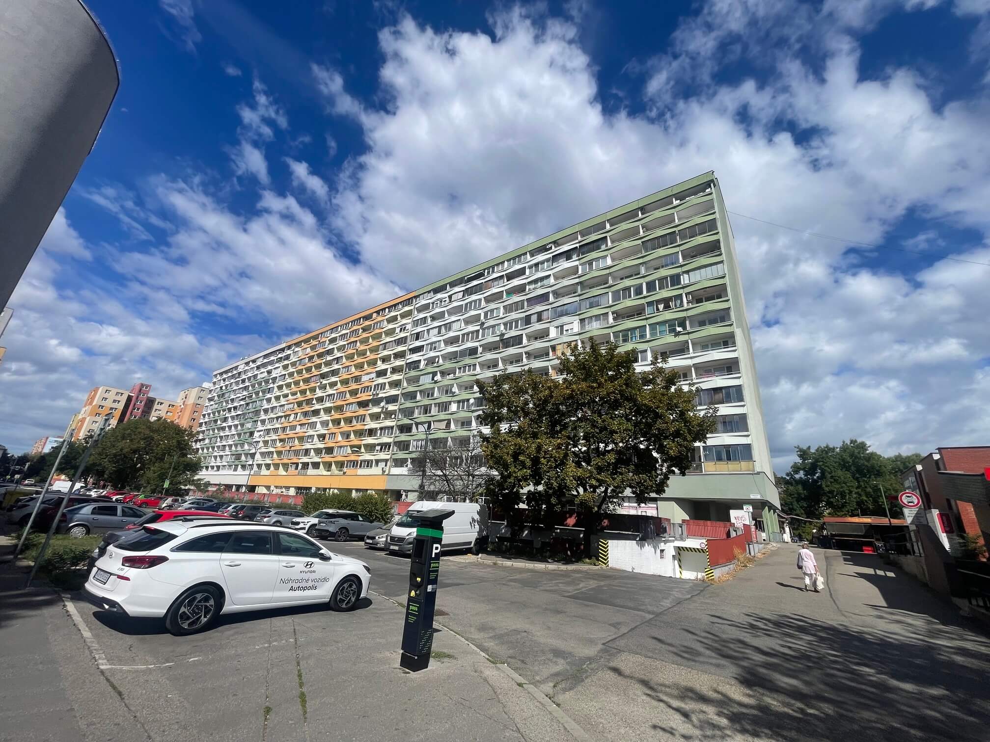 2 Garzónka, úžitková 44m2, 2 balkóny 10,20m2, Mlynarovičová, Pri červenej pošte, Trhovisku, Petržalka, Bratislava-0