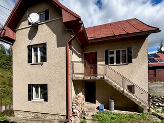 Dvojpodlažný 5 izbový Rodinný dom, úžitková plocha 120m2, pozemok 610m2, Liptovské Revúce-1