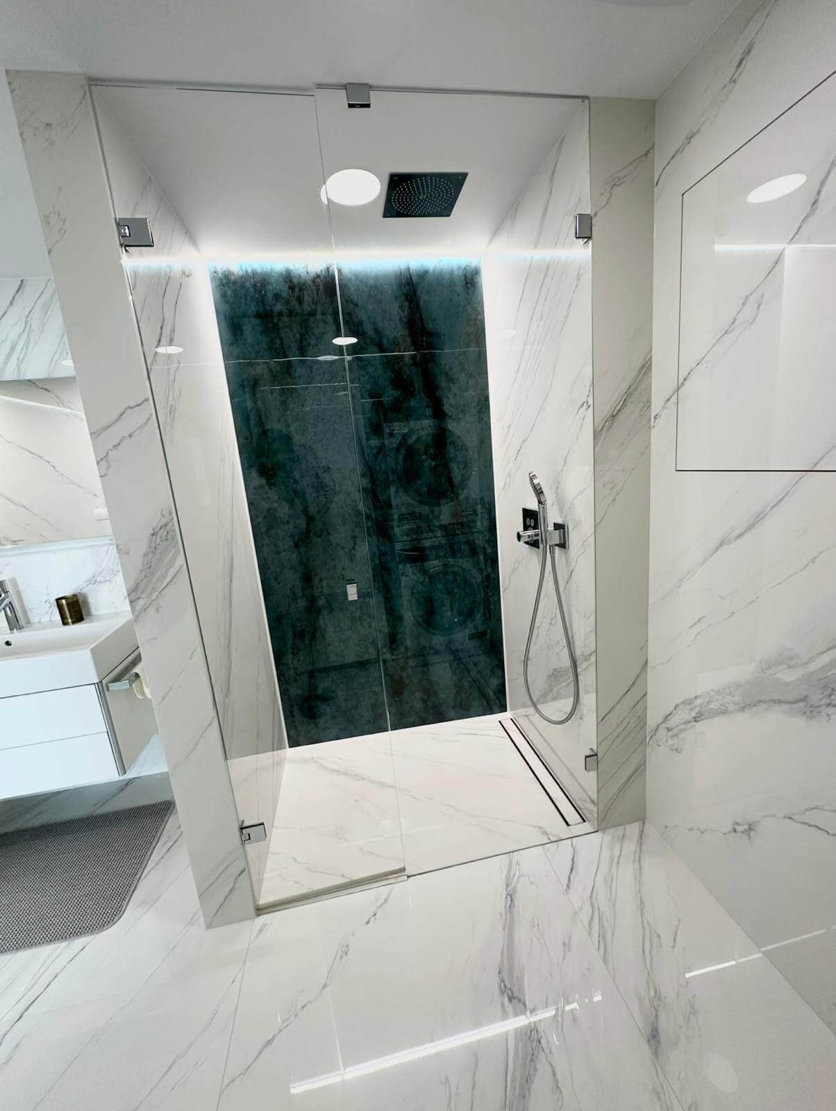 Luxusný Penthouse, 3 izbový, úžitková 117,29m2, garážové státie, loggia, balkón-7