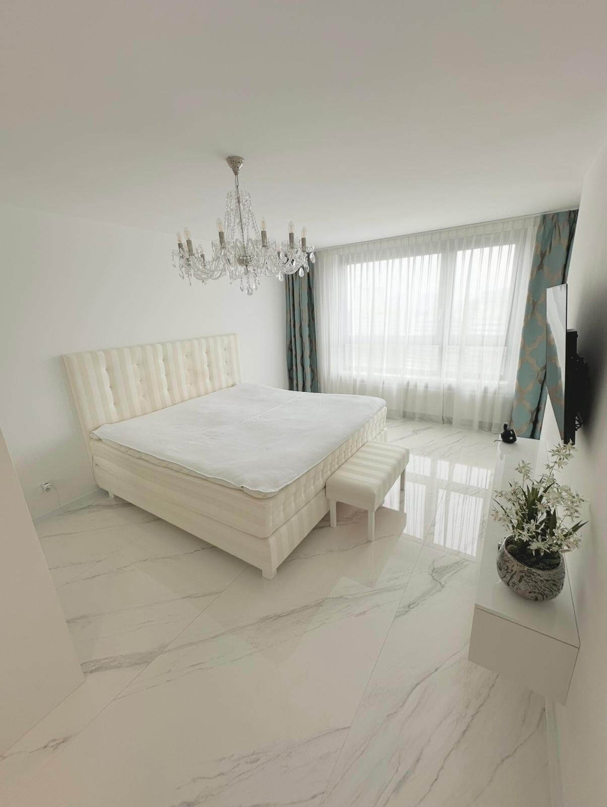 Luxusný Penthouse, 3 izbový, úžitková 117,29m2, garážové státie, loggia, balkón-3