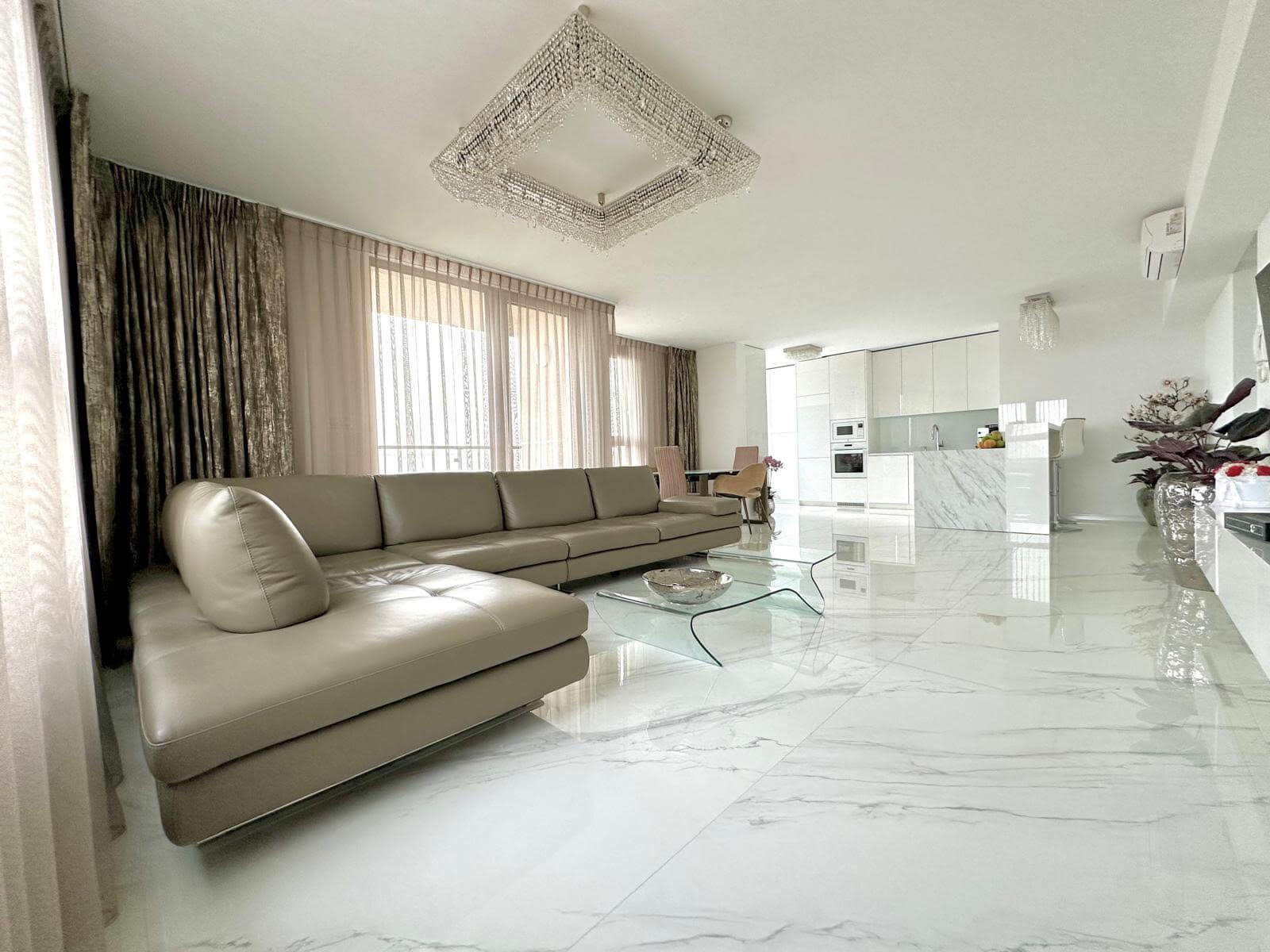 Luxusný Penthouse, 3 izbový, úžitková 117,29m2, garážové státie, loggia, balkón-0